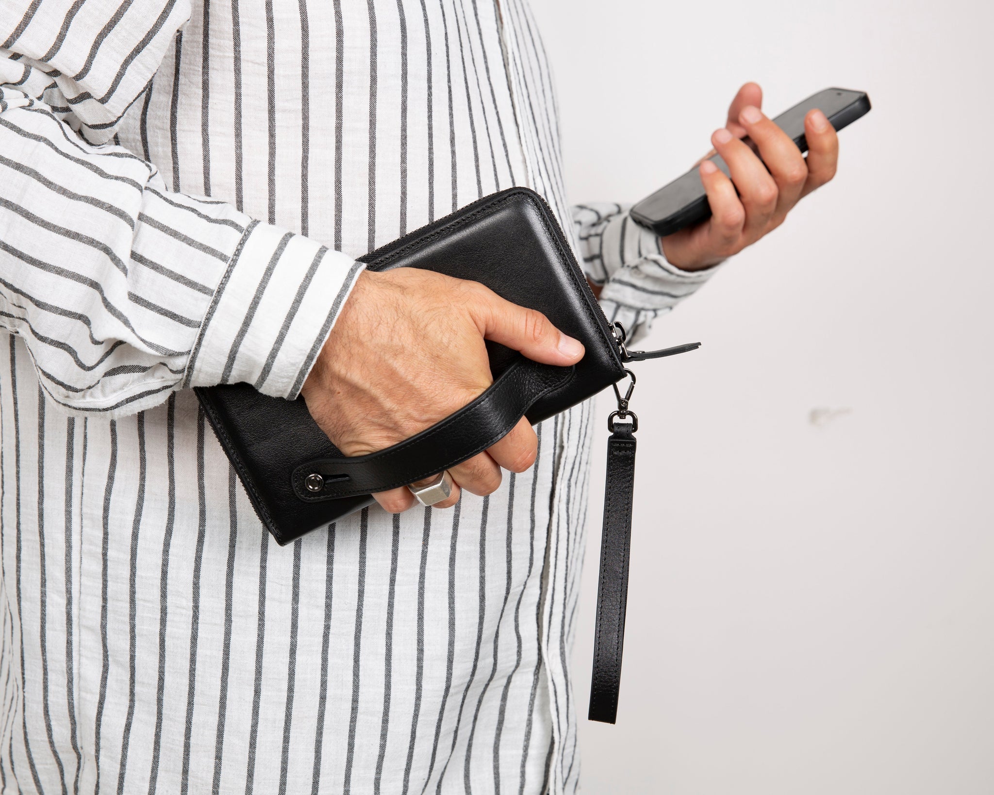 Hakiki Deri Kadın-Erkek El Askılı Telefon Bölmeli Cüzdan - Aristo