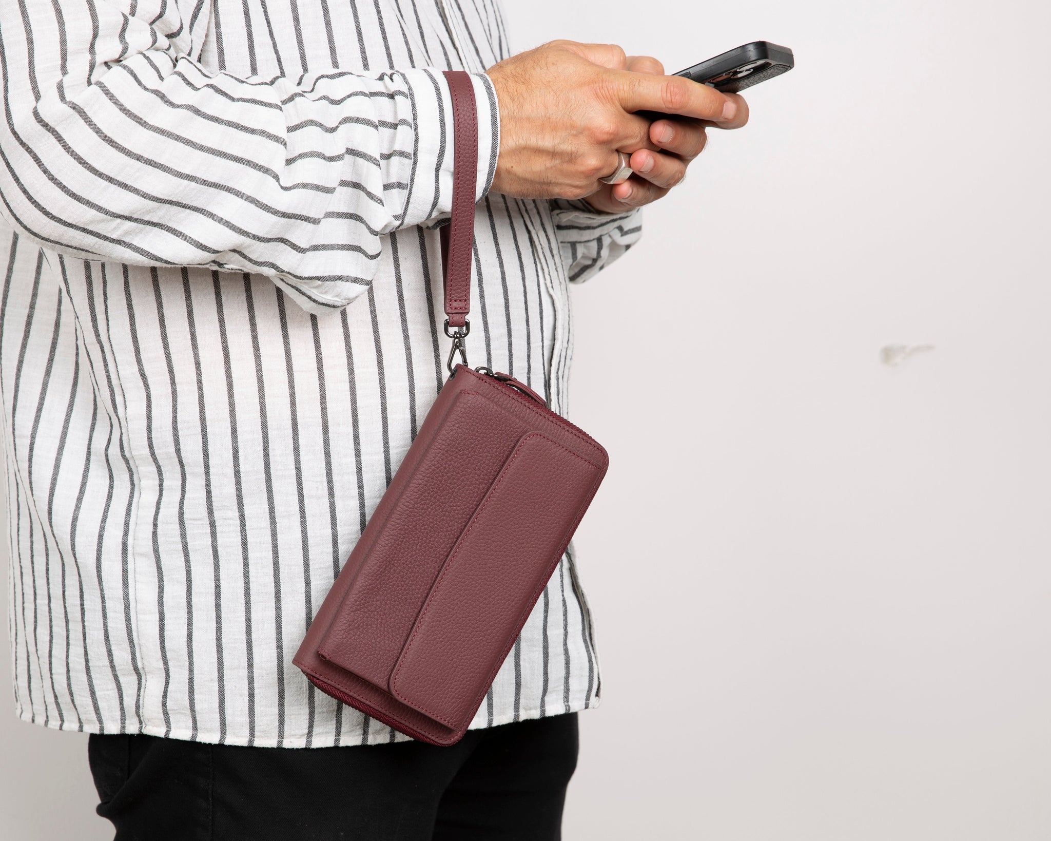 Hakiki Deri Kadın-Erkek El Askılı Telefon Bölmeli Cüzdan - Aristo