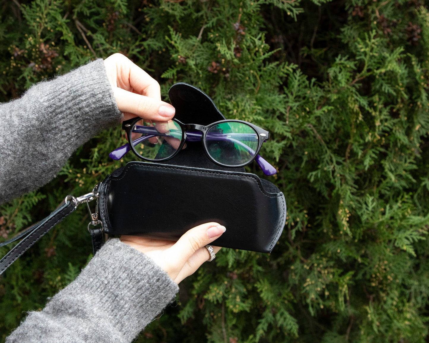 Hakiki Deri Askılı Gözlük Kılıfı - Rivlera