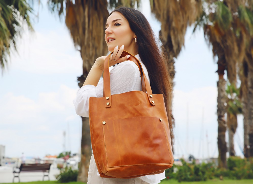 Moon Leather Women's Bag Medium Size G19 Tan